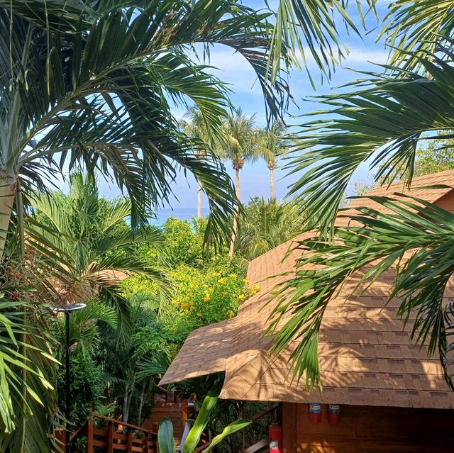 泰國麗貝島特色度假村以及專屬沙灘:麗貝十月度假村Ten Moons Lipe Resort，在trip.com上預定能享受優惠價格