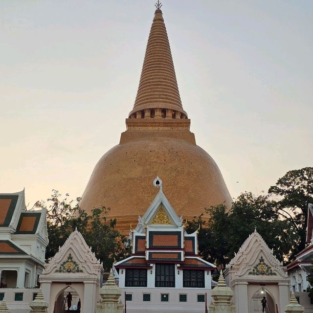ไหว้พระ ทำบุญ พระปฐมเจดีย์ใหญ่สุดในไทย
