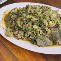 ส้มตำยายนอม-บุรีรัมย์ 