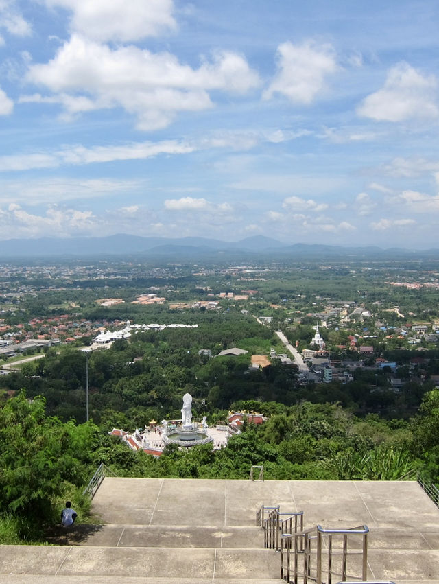 A Noon Escape with Panoramic Views and Hidden Treasures: Kho Hong Mountain Viewpoint