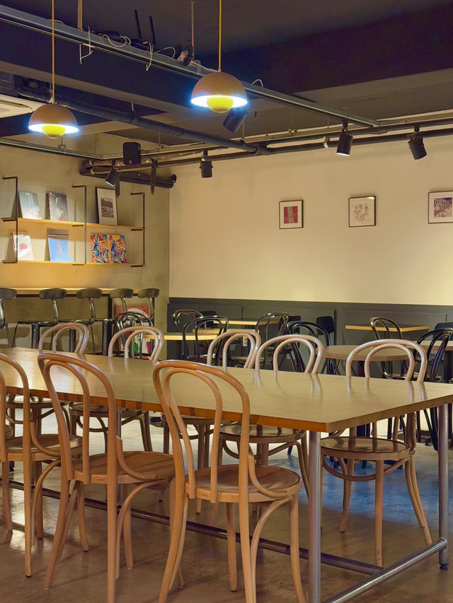 늦은 밤까지 카공하기 좋은 신당 카페☕️📚 