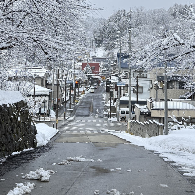 冬日夢幻體驗❄️｜在長野·飯山雪屋裡吃火鍋，超Chill！