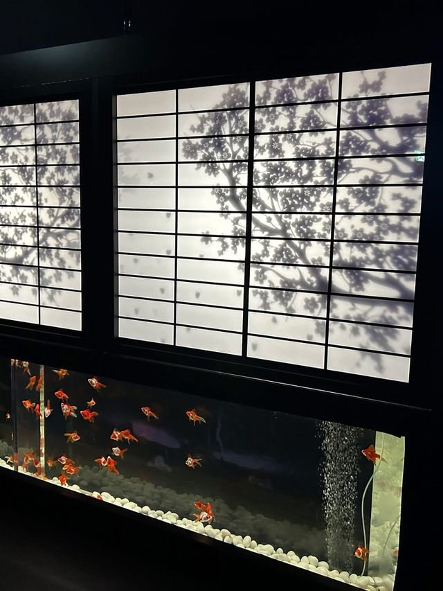 銀座三越「金魚藝術展」
