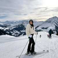 Gstaad: A Ski Paradise with Luxury & Charm! ⛷️❄️✨