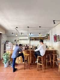 FELT THE FLAIR : ร้านกาแฟดีกรีแชมป์@เวียงจันทน์