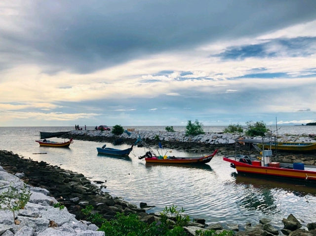 Pantai Ban Pecah, Parit Buntar: A Serene Coastal Escape with a Touch of Mystery