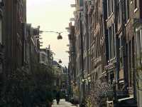 Nederland: The Land of Canals, Windmills, and Innovation