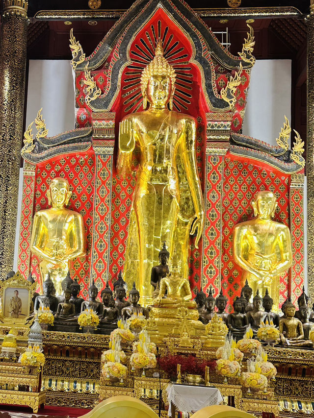 Important temple in Chiangmai at night