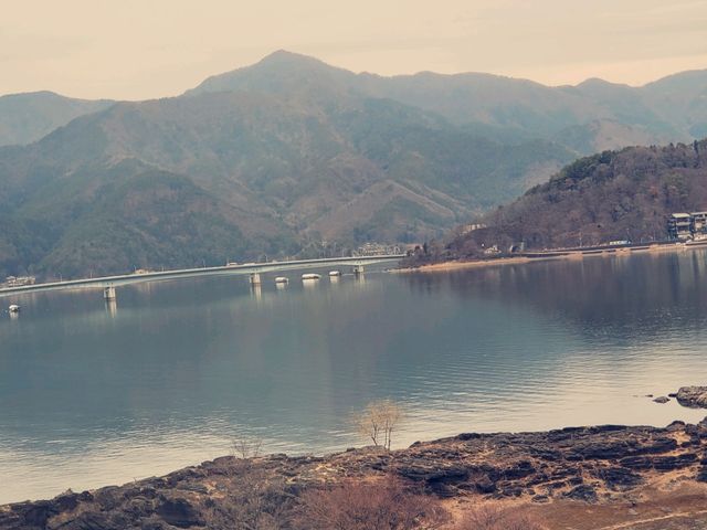 Reflections of Tranquility: A Peaceful Stay by Lake Kawaguchi