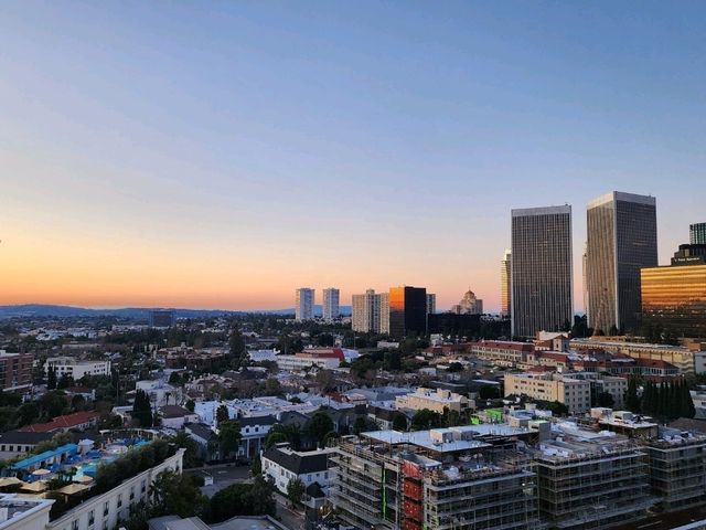 [🇺🇸ロサンゼルス]ビバリーヒルズの夕焼けと夜景: 美しい景色を堪能