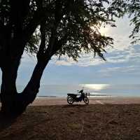 เดินเล่นชายหาดปราณบุรี 