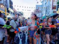 บรรยากาศสงกรานต์ถนนข้าวสาร 2568
