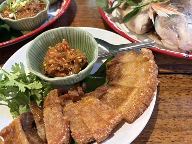 Huen Muan Jai (เฮือนม่วนใจ๋)