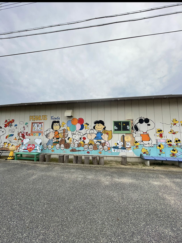 淡路島スヌーピーの壁