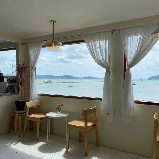 Lay cafe 🌊✨@Phuket, TH