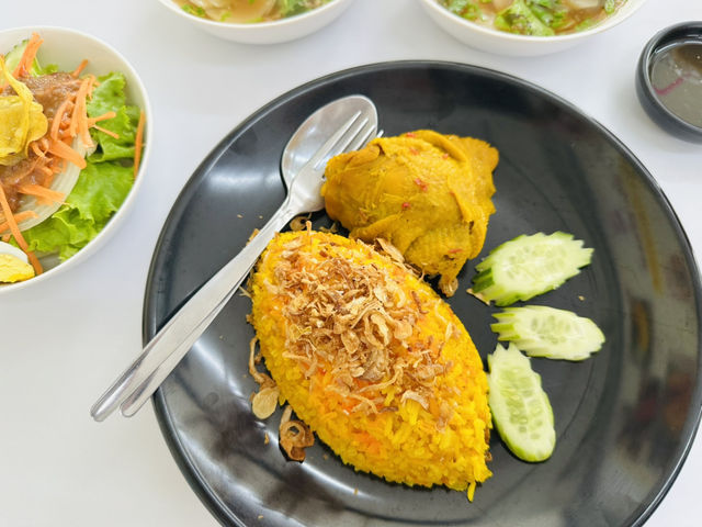 ไก่ย่างจีระพันธ์ ต้นตำรับไก่ย่างเจ้าดัง