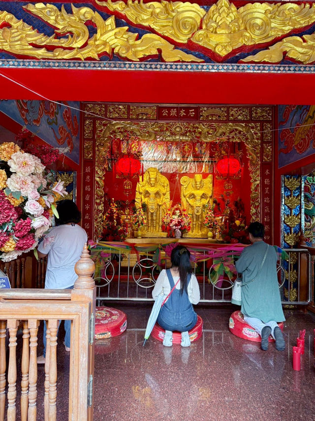 ไหว้ศาลหลักเมือง เที่ยวมังกรสวรรค์ ที่สุพรรณบุรี
