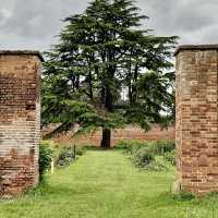 Relax and Explore at Wollaton Hall & Deer Park