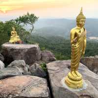 เขาพระยาเดินธง 