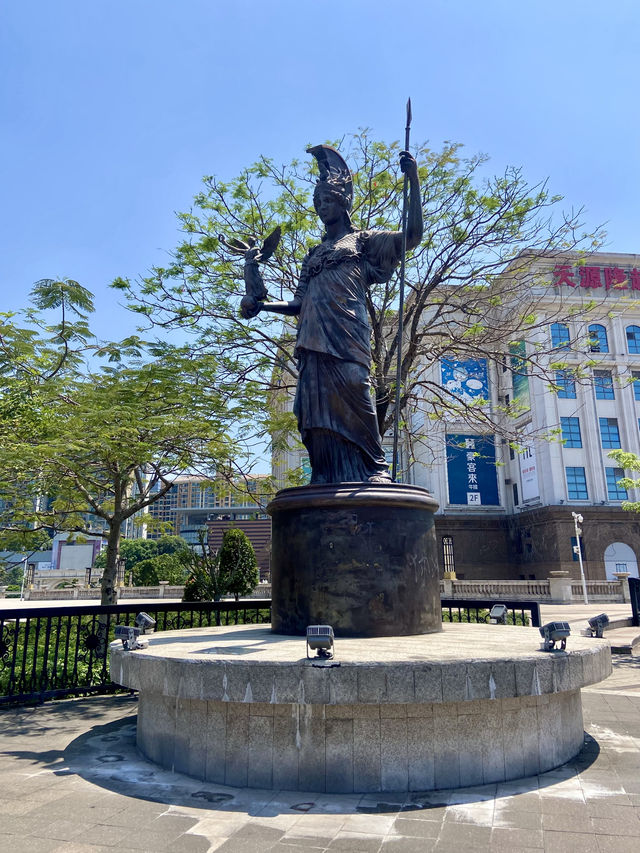 新橋市民廣場✨🏛️ 欣賞建築美學和享受自然風光🏺🌴