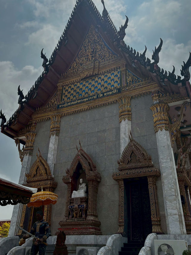 พาเที่ยววัดอินทรวิหาร พระอารามหลวง 