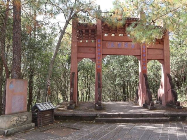 雲南 | 石寶山石窟，雲南規模最大的佛教石窟群