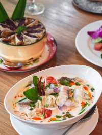 ชมคาเฟ่ เชียงใหม่  (CHOM CAFE AND RESTAURANT)