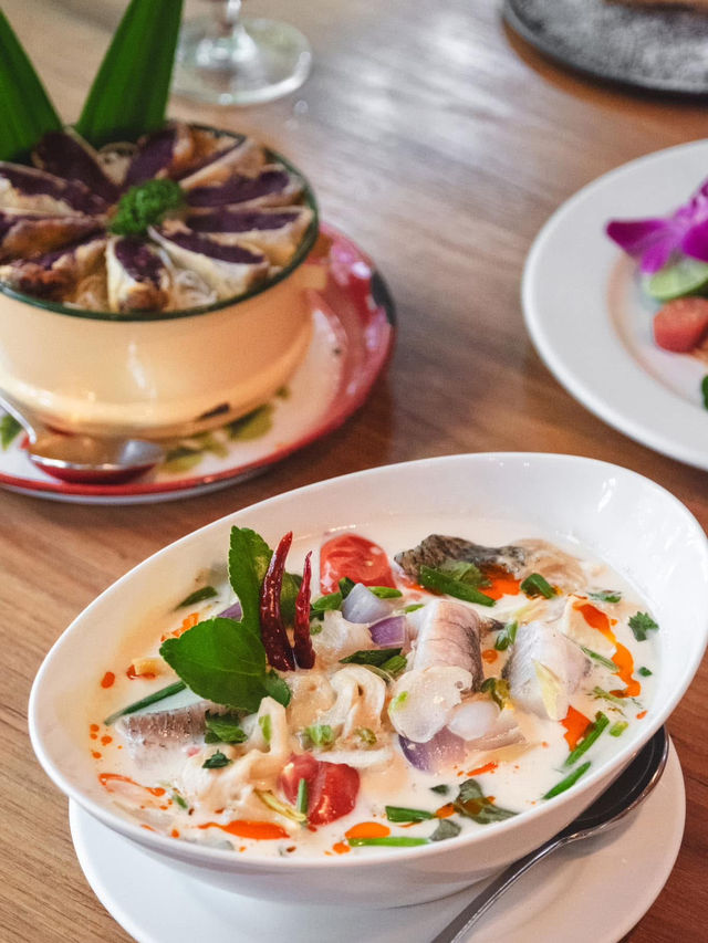 ชมคาเฟ่ เชียงใหม่  (CHOM CAFE AND RESTAURANT)
