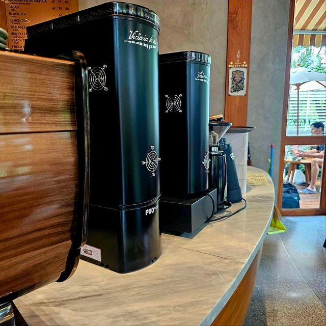 คาเฟ่สวนสวยในปั๊มน้ำมัน • FORTY-NINE เชียงใหม่