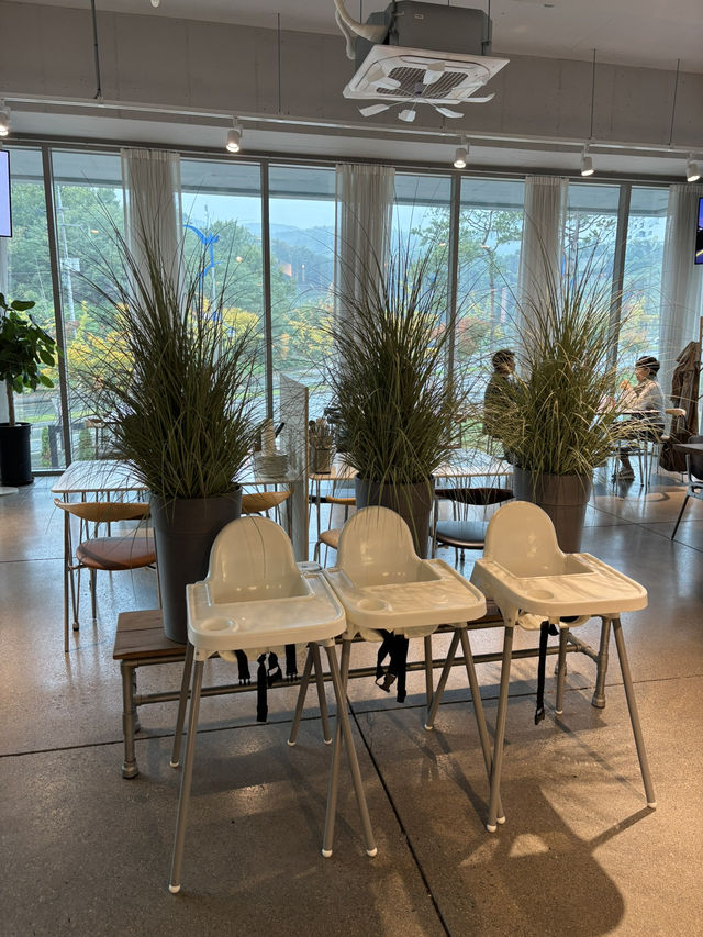 대구 근교 경산 대형카페 [브리즈온]🌸
