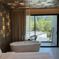 🌄 Krabi Hidden Gem: Best Hotel & Sunrise Spot! 🛏️🌴