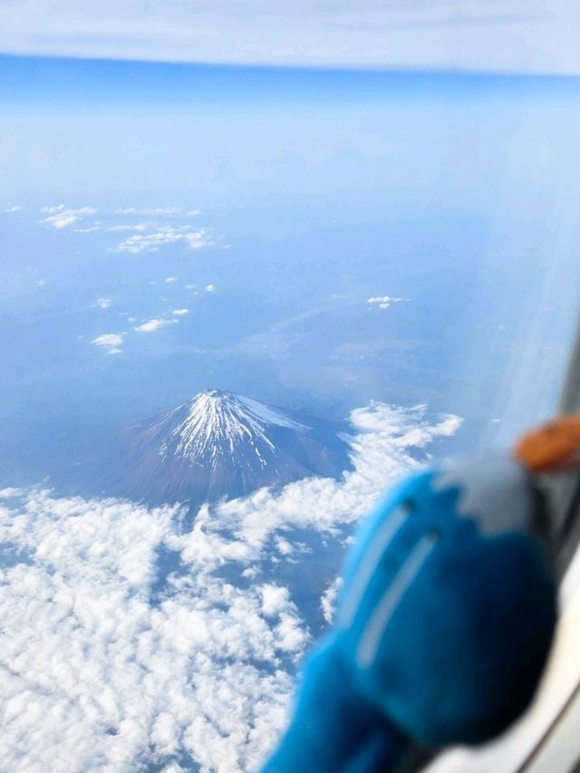 🛩搭飛機必收絕美視角！成田返港捕捉富士山🌄✈️