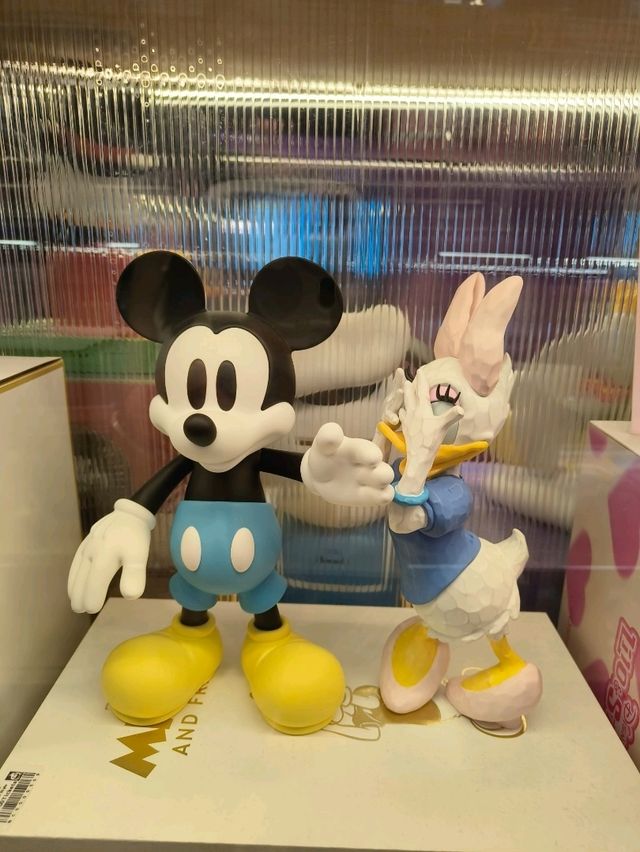 Lights, Games & Plushies at Chinatown Arcade!