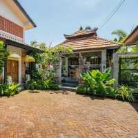 A Serene Retreat Rooted in Timeless Charm