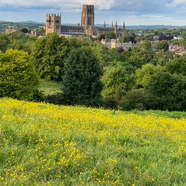 Durham: A Delightfully English Gem – I Love It! 🇬🇧🏰