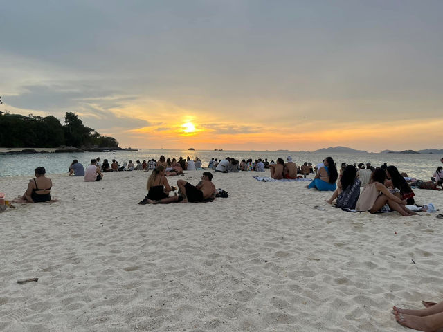 หาดซันเซ็ท (Sunset Beach)