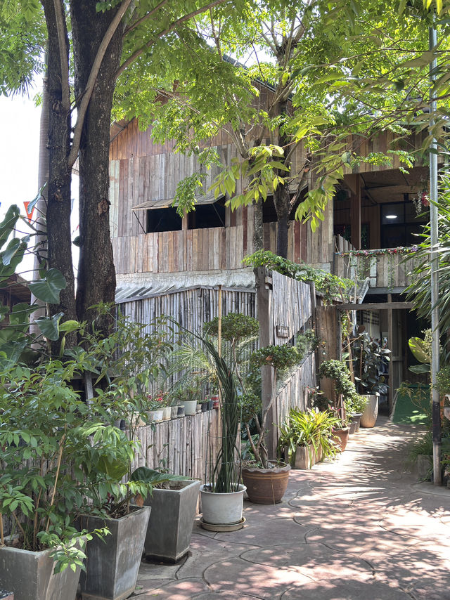 ร้านอาหารและกาแฟย่านสนามบินแม่ฟ้าหลวง