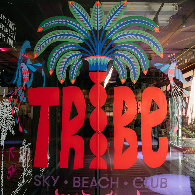 バンコクの真ん中で、ビーチ気分を。🌆🏖️ #TribeSky
