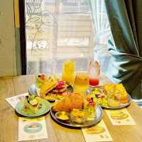 Xiao Chui’s Flying Cafe