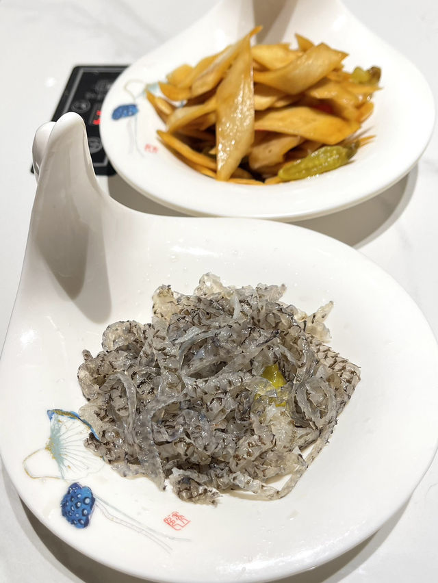 不用去汕頭，就在深圳丨現切牛肉火鍋 💕 43年老字號潮汕大目牛肉火鍋