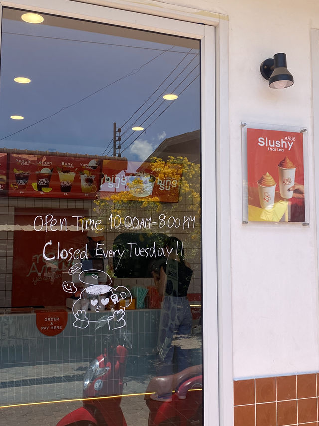 Thai tea cafe ในเกาะล้าน🧡🥤⛅️