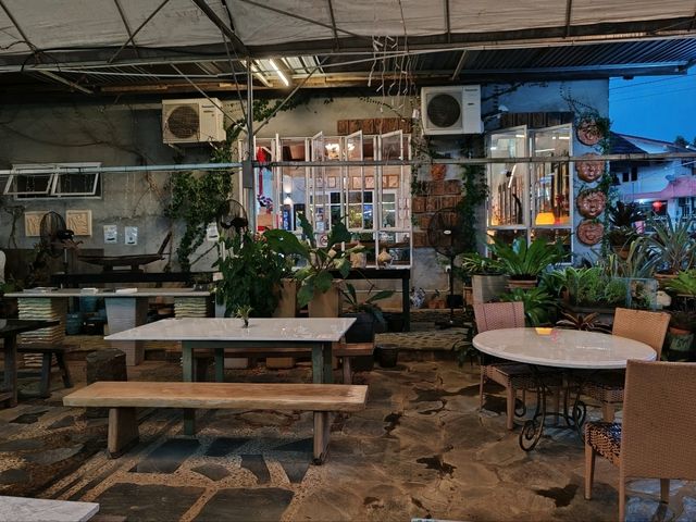 古晋香兰静室 (Green Cottage)： 隐匿花园里的家