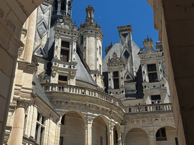 フランス・ルネサンスの傑作！シャンボール城で王の夢に触れる旅