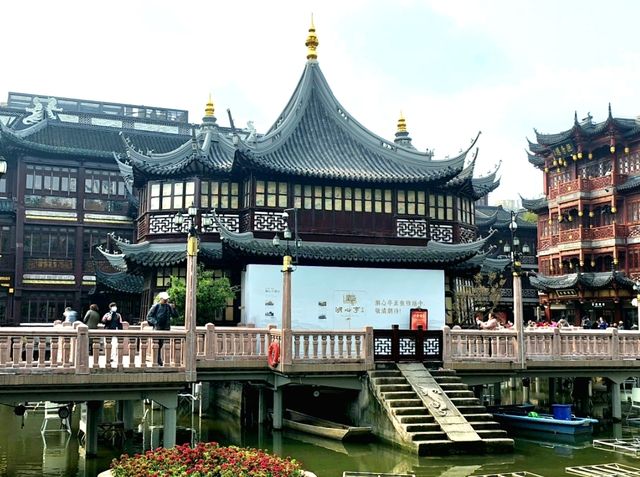 The Time-honored Huxingting Teahouse