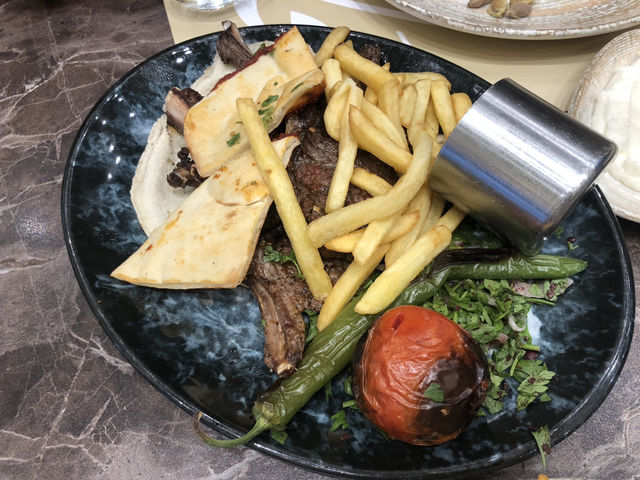 🍽️ 두바이 몰에서 만나는 레바논 정통 맛집, 알 할랍 (Al Hallab)