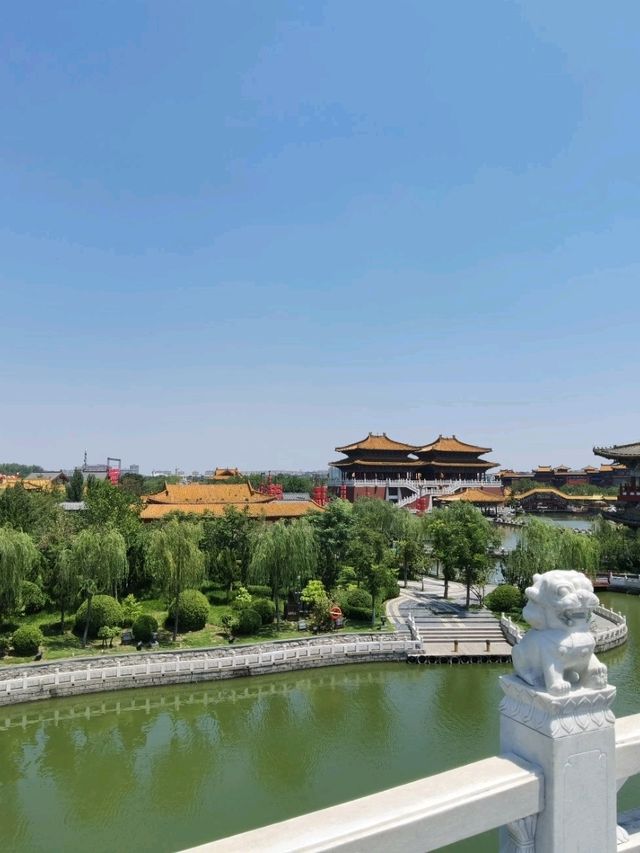 清明上河園。夢回大宋