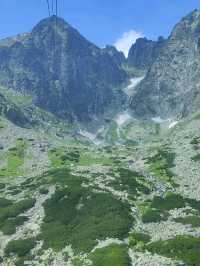 搭三段纜車登斯洛伐克第二高峰洛米基山（Lomnicky stit）