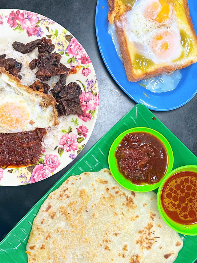Walk First, Feast Later – Breakfast Reward at Cafe 66, Kampung Bharu 🍳
