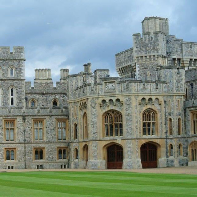 👑 Windsor Castle – พระราชวังที่ยังมีชีวิต