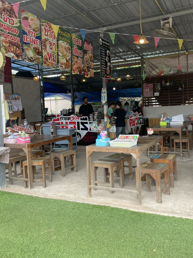 ร้านก๋วยเตี๋ยวในปราจีนบุรี ตำบลท่าตูม อร่อยไม่แพง